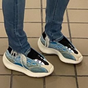 Yeezy 700 v3 Arzareth